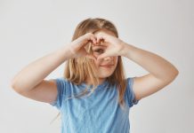 8 sfaturi simple pentru a proteja vederea copilului tău